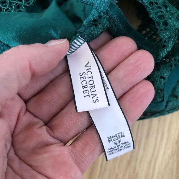 Victoria's Secret Lace Bralette Size SM Green Emerald Plunge Bust Scallop Hem - Picture 6 of 8